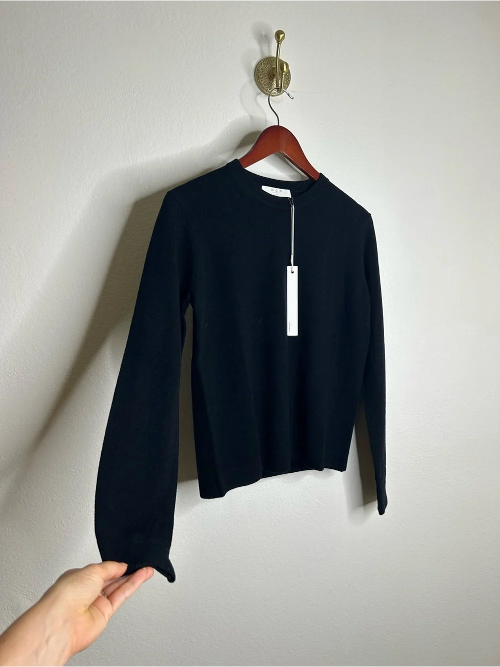 NWT One Grey Day 100% Merino Wool Fine Knit Black Crew Neck Pullover Sweater